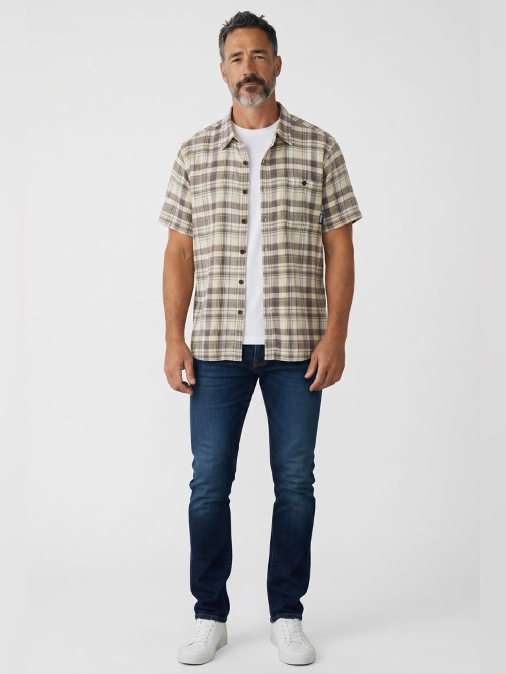 Patagonia Men’s Short Sleeve Plaid Button Front Shirt // Gray // Medium